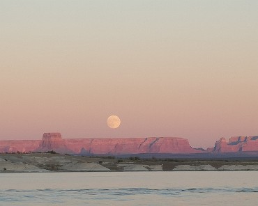 IMG_20190912_193239 Moonrise over Lake Powell 1 Day before Fullmoon