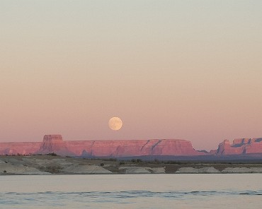IMG_20190912_193239 Moonrise over Lake Powell 1 Day before Fullmoon